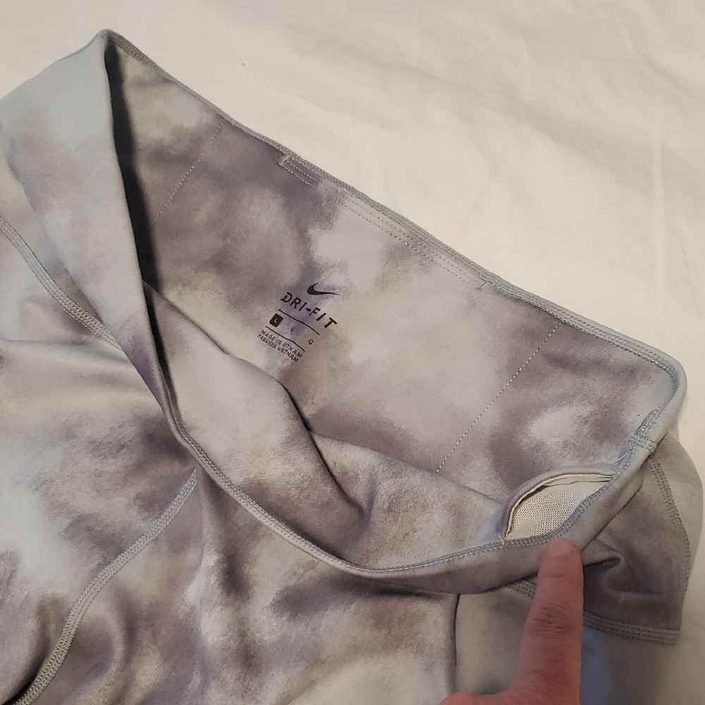 Nike Leggings Tie-Dye, Gray, Size L - Picture 7 of 16